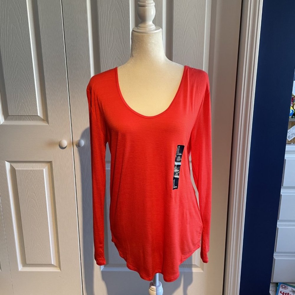 NWT Gap Long Sleeve Scoop-Neck Womens Top Size Small Bright Coral Lightweight